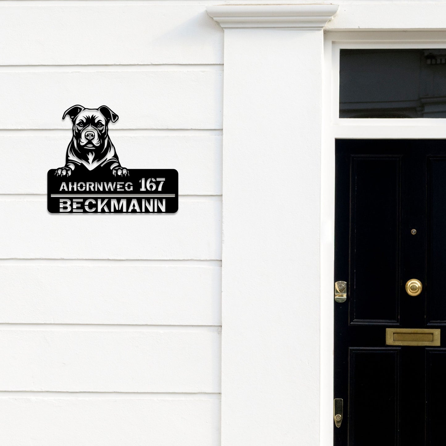 Stahlschild mit Pitbull Hausnummern und Name