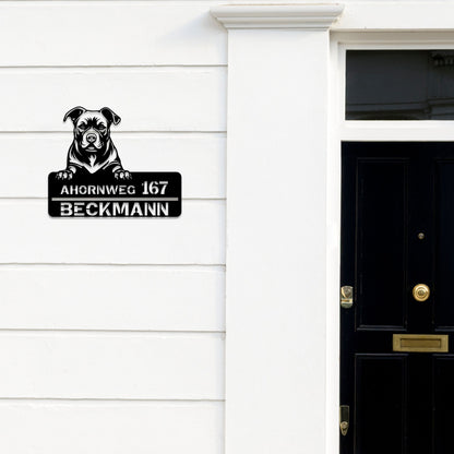 Stahlschild mit Pitbull Hausnummern und Name